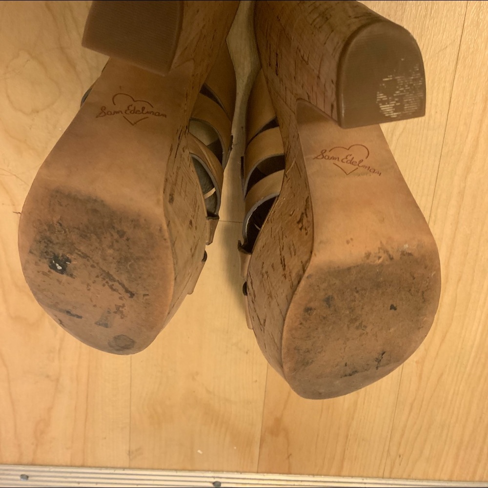 Shoes - Picture 2 of 4